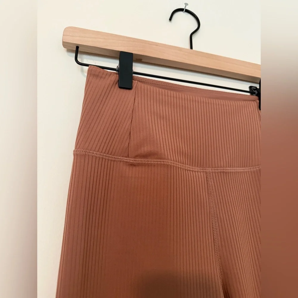 Girlfriend Collective High Rise Rib Leggings in Rye Brown Size Small - Picture 4 of 7